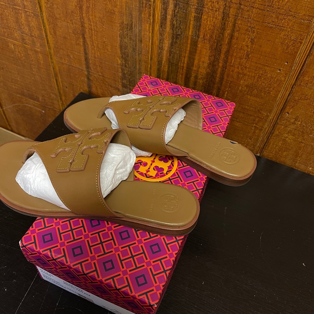 Tory Burch Weston Full Logo Thong Sandal - Picture 8 of 10